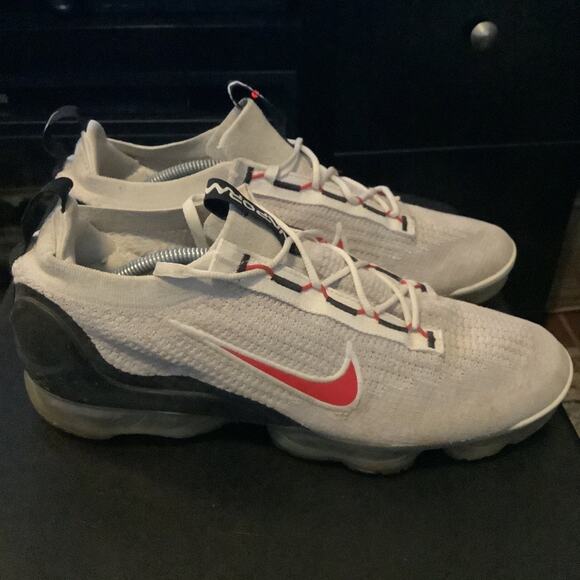 Nike Air Vapormax 2021 Flyknit Light Bone Grey Red Black Men's size 12 - Picture 7 of 7